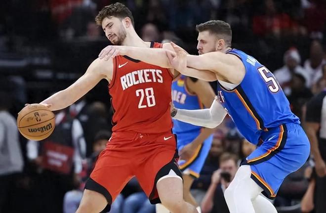 火箭不敌雷霆，乌度卡继续变阵！8人轮换出炉，31岁中锋遭弃用