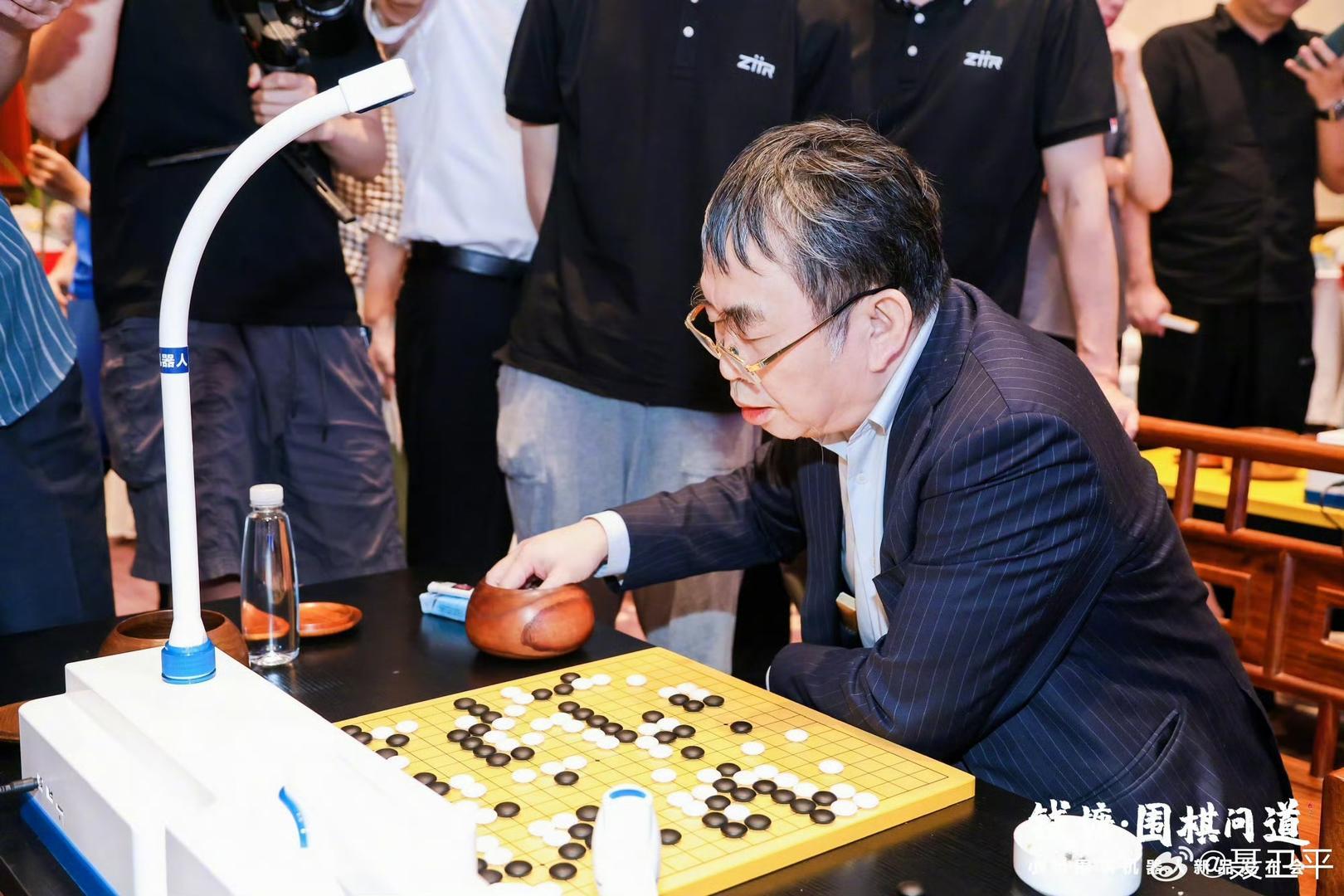 聂卫平病逝 家人：12年前曾做癌症手术 去年突发脑梗 病魔缠身仍热爱围棋