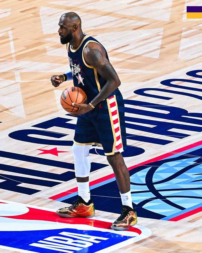 NBA不能没有詹姆斯!1日内2人力挺勒布朗,夏天回骑士已无悬念?