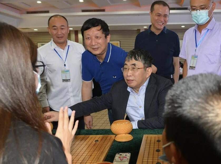 最多一次喝了4斤白酒！聂卫平不仅是“棋圣”，还是“酒圣”