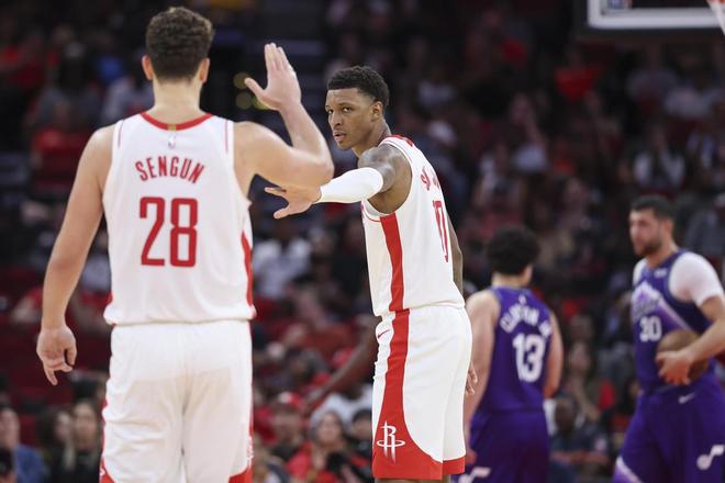 场均17+4+9！韦德为火箭队支招：追逐老将控卫，与双塔搭档太合适