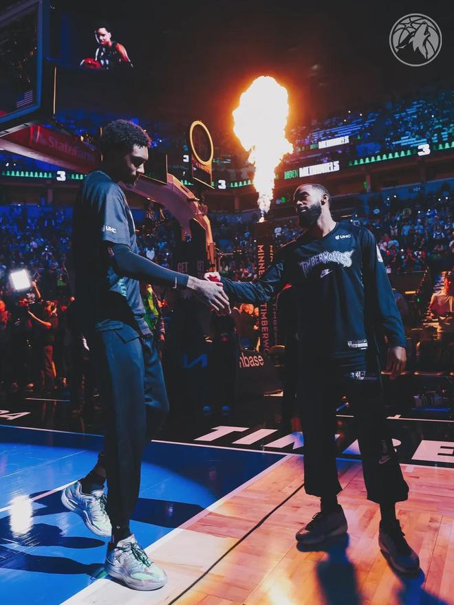 官宣签约!38岁老将回归!3换0年度最佳交易