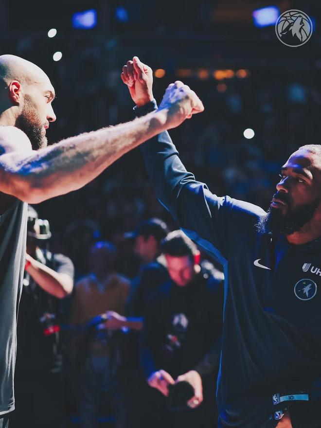 官宣签约!38岁老将回归!3换0年度最佳交易