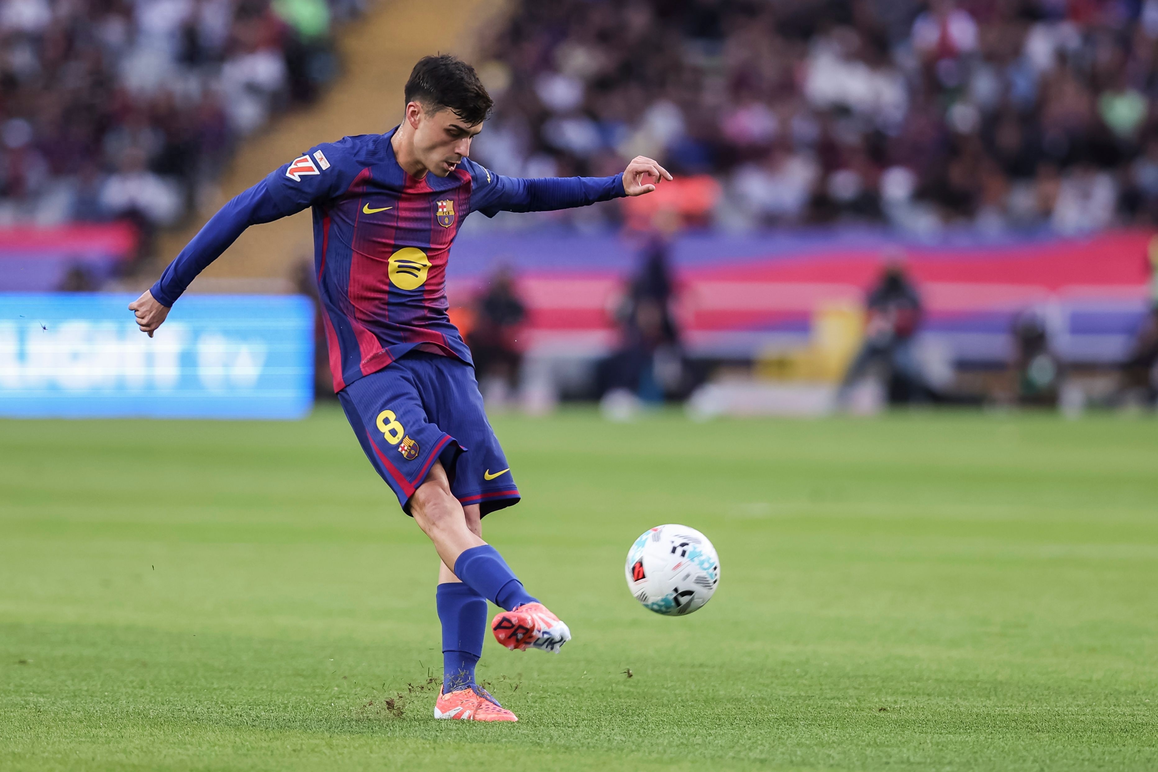 世体:佩德里本赛季因肌肉伤病缺席13场比赛,巴萨没了他不行