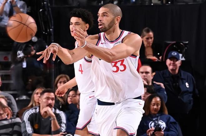 最近一段时间的状态一塌糊涂，快船对于锋线老将的使用存在问题？