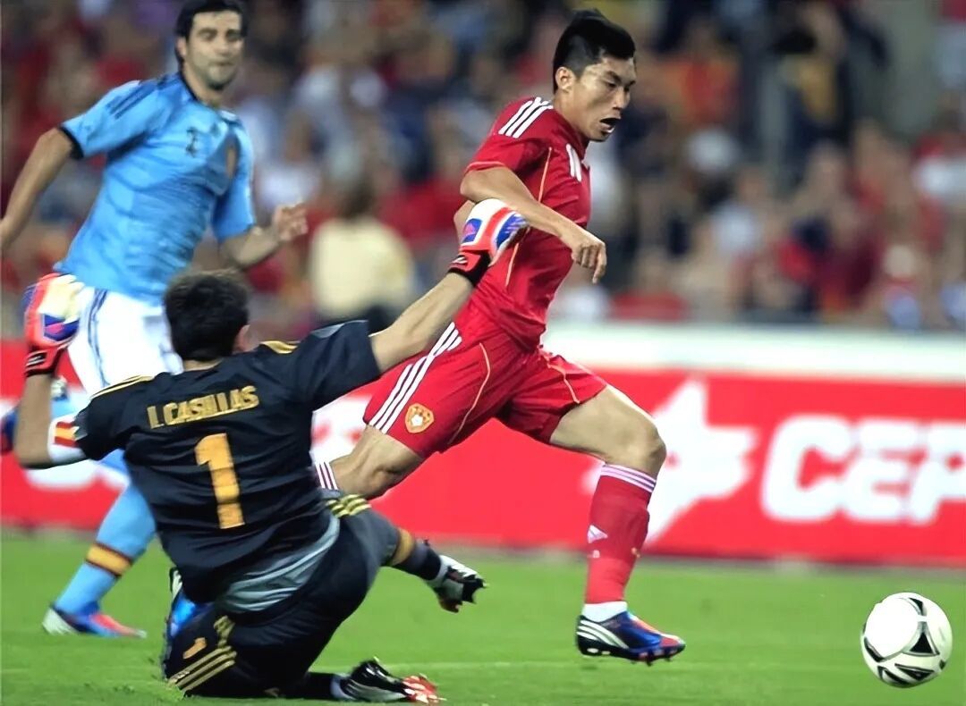 西班牙主动约战?中国男足可能真要踢世界第一了