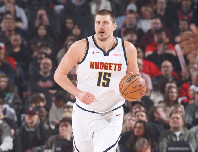 杨瀚森4分无缘对位偶像!掘金狂胜开拓者54分 约基奇32+9+7