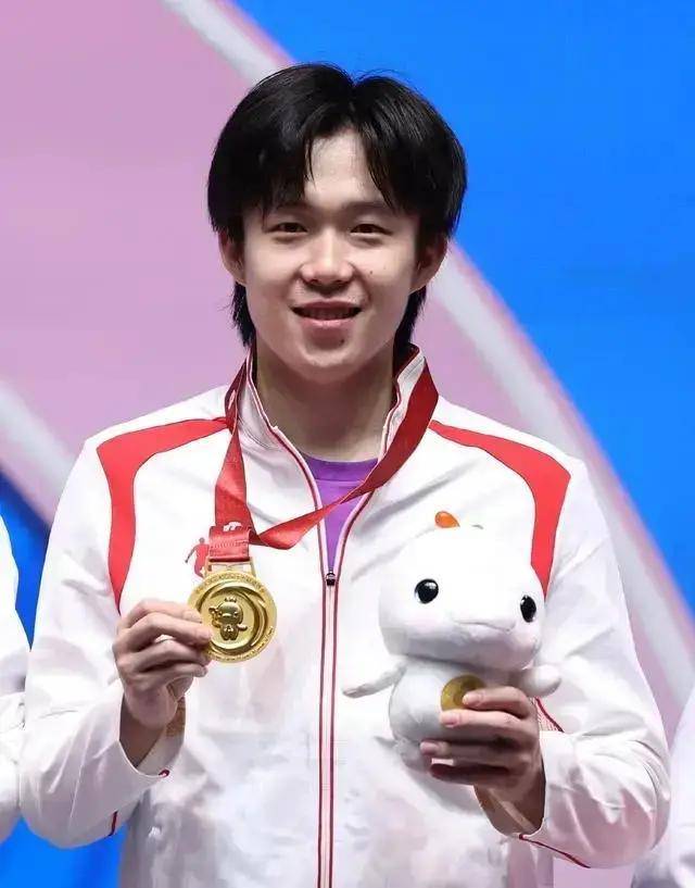 国乒教练分组暗藏玄机!王楚钦换帅获惊喜安排,樊振东回归已有伏笔