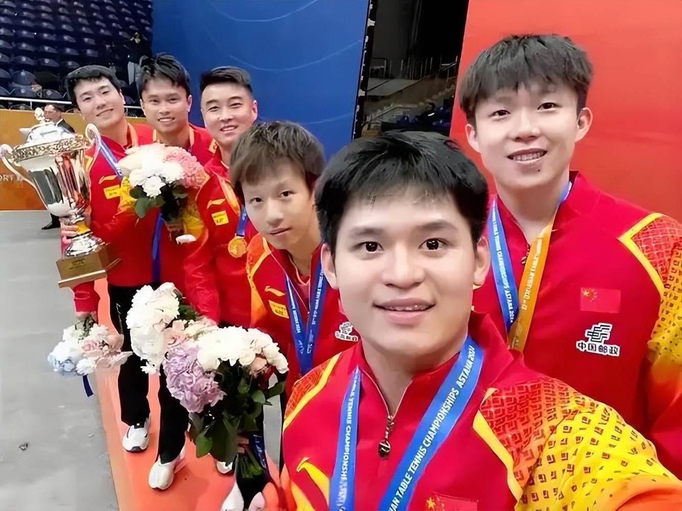 国乒教练分组暗藏玄机!王楚钦换帅获惊喜安排,樊振东回归已有伏笔