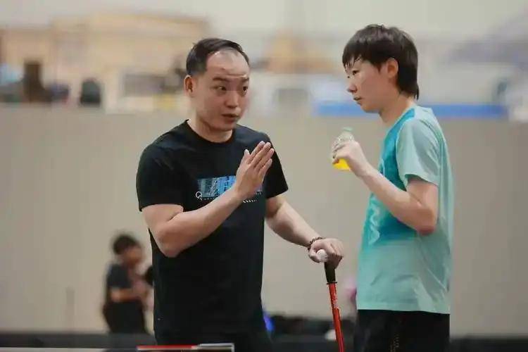 国乒教练分组暗藏玄机!王楚钦换帅获惊喜安排,樊振东回归已有伏笔