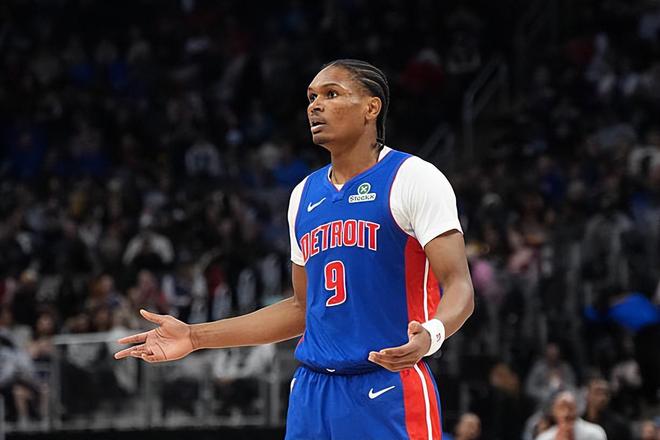 最大化他的防守能力!活塞对于锋线新星的使用看起来相当合理?