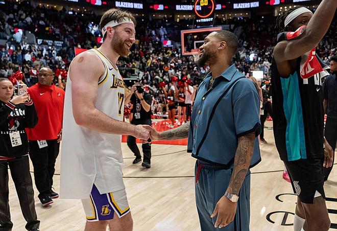 强力得分手也球都摸不着!湖人的战术安排实在是令人无法理解?