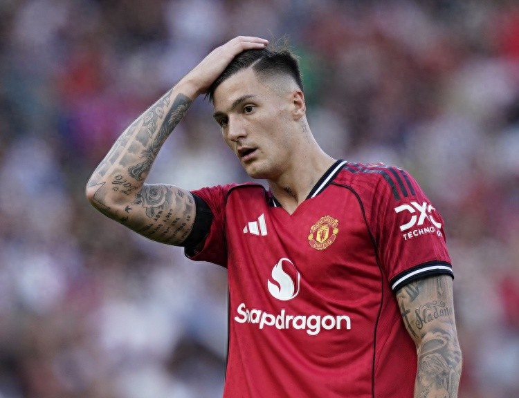 曼晚:对阵阿森纳舍什科可能替补,但并不代表曼联对他有任何疑虑