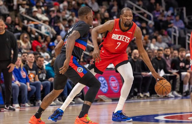 背靠背客场战胜东部第一,杜兰特领衔三人红榜,申京两点备受质疑