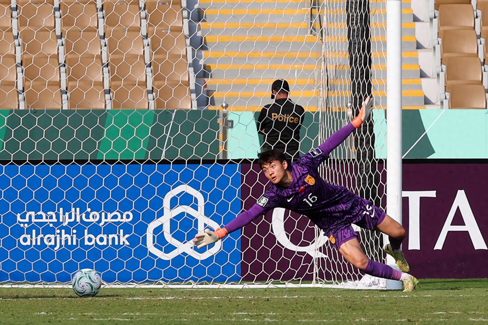 李昊2000万?澎湃:近几年达千万级转会费的有吾米提江和谢鹏飞