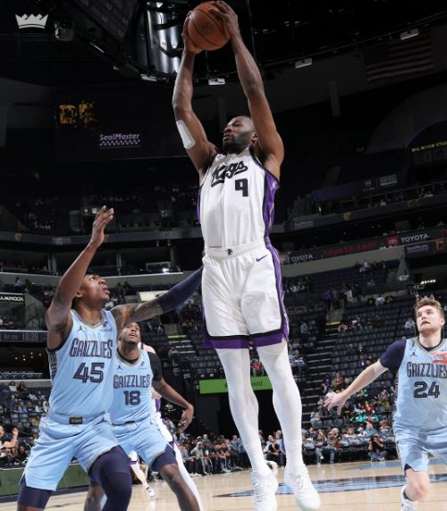 威少25+7打爆NBA名宿之子,德罗赞全能,国王力克灰熊终结16连败