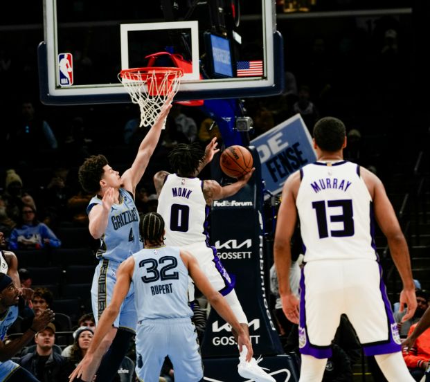 威少25+7打爆NBA名宿之子,德罗赞全能,国王力克灰熊终结16连败