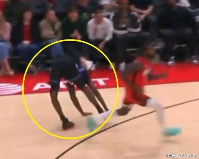 太惨了!仅24小时,这队两人赛季报销!