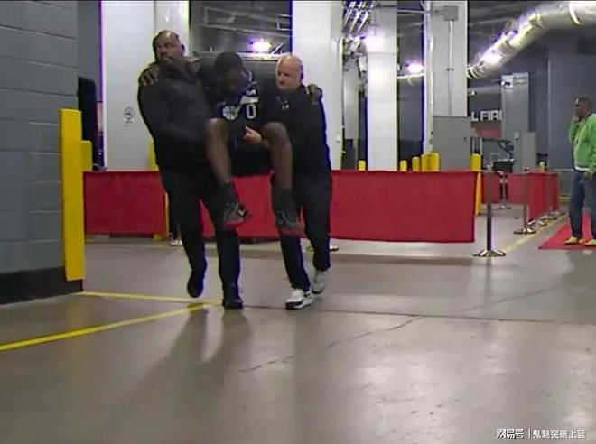 太惨了!仅24小时,这队两人赛季报销!