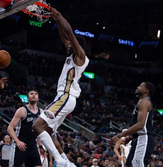 锡安两双力挽狂澜,文班亚马空砍16+16+4封盖,马刺不敌西部倒一