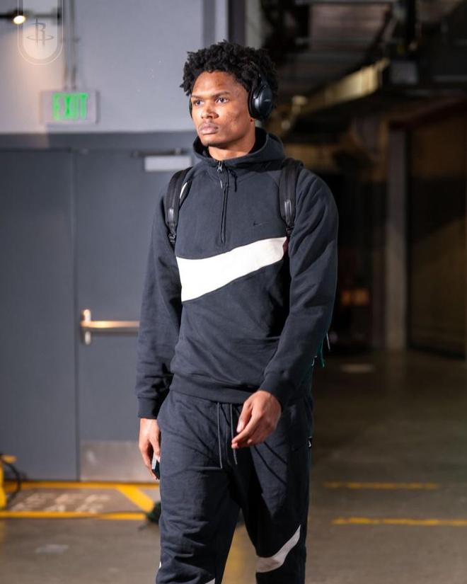 火箭队再伤一人!17+7+5后卫缺阵,背靠背首战,航天城残阵出击