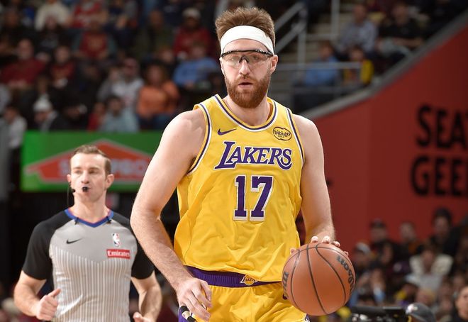 莫名其妙又成为了牺牲品,湖人为什么突然间不让他进入轮换阵容?